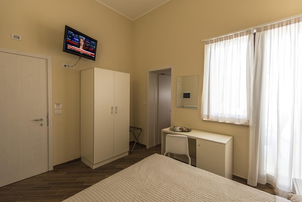 Golden House Hotel Mesagne Quarto foto