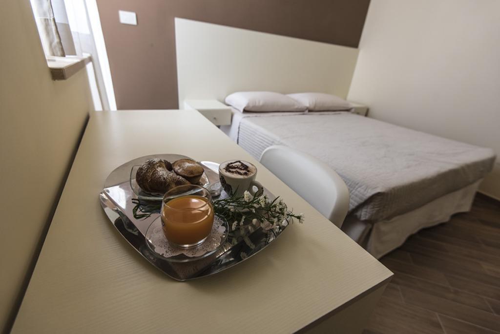Golden House Hotel Mesagne Quarto foto