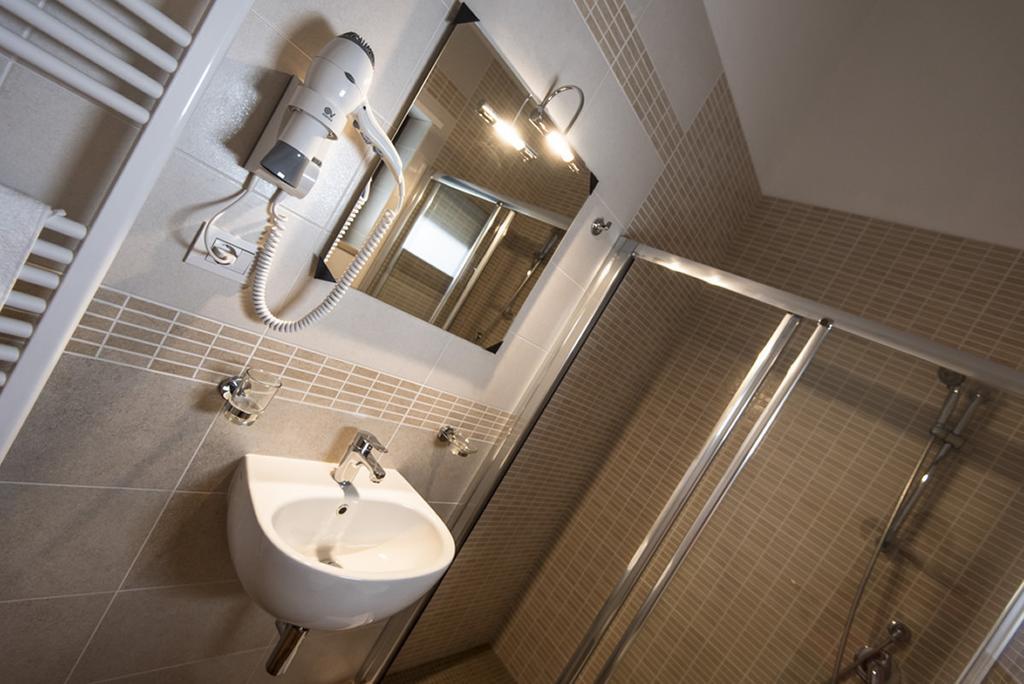 Golden House Hotel Mesagne Quarto foto
