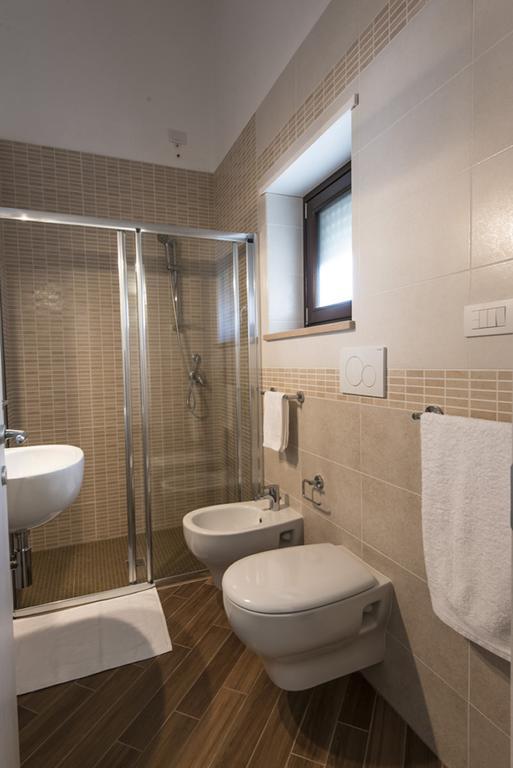 Golden House Hotel Mesagne Quarto foto